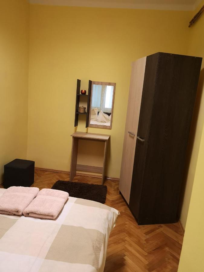 Veva Apartman - Eger Maganszallashely Exterior photo