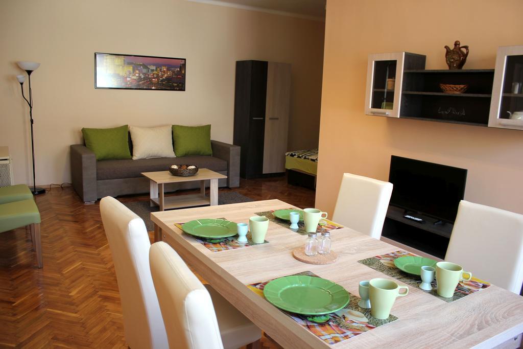 Veva Apartman - Eger Maganszallashely Exterior photo