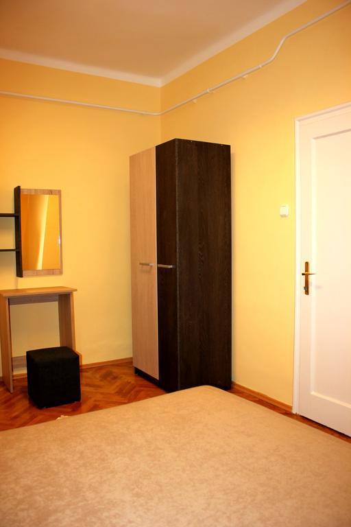 Veva Apartman - Eger Maganszallashely Exterior photo